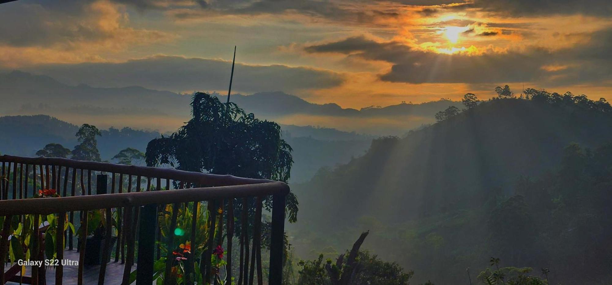Rainbow Sky Cottage เอลลา ภายนอก รูปภาพ